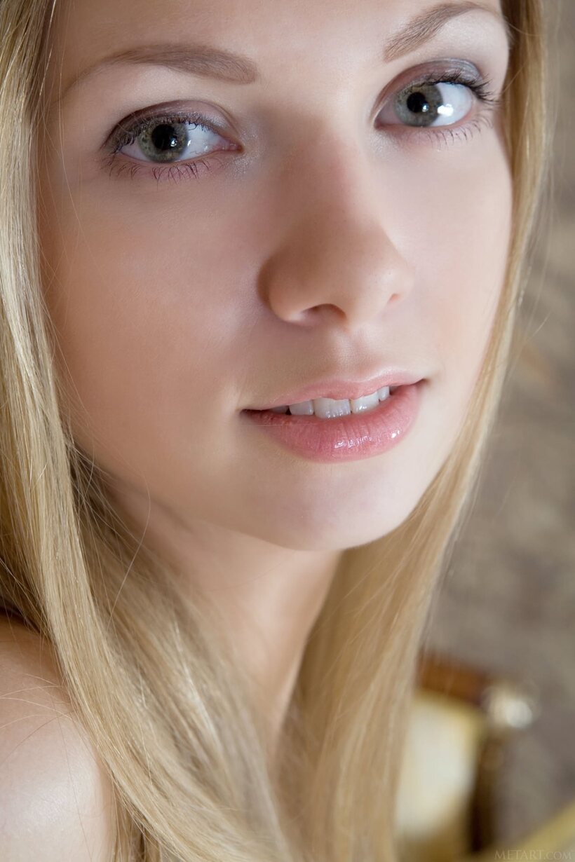 Augusta Crystal pic 12 from the set «Augusta Crystal flashes her plump ass and wet pussy with a smile»