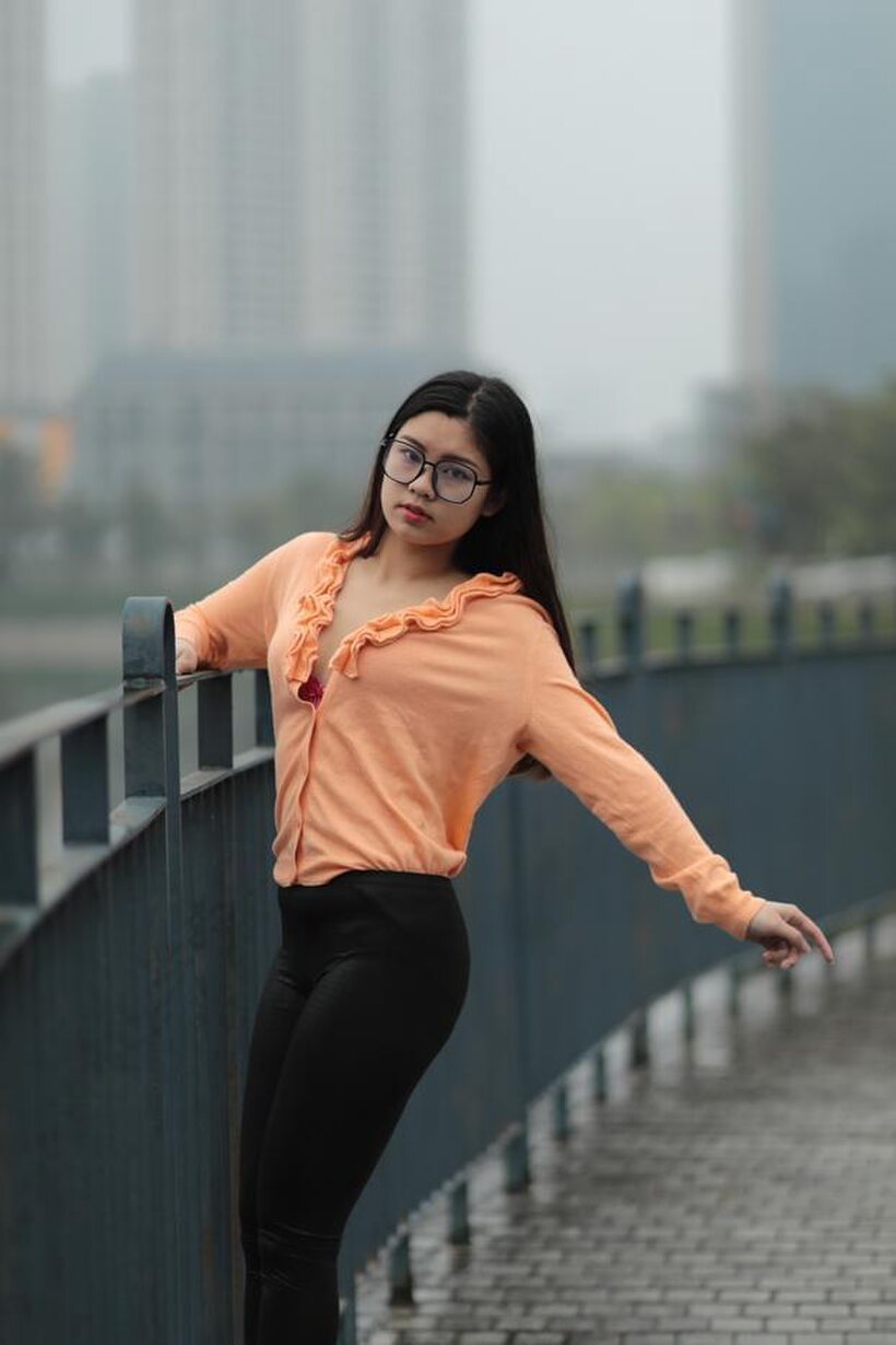 Image 10/21: Beautiful girl gets naked in public