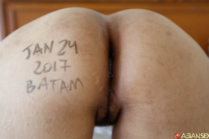 Chacha flashes her big ass before POV sex in jeans, photo 20 of 20