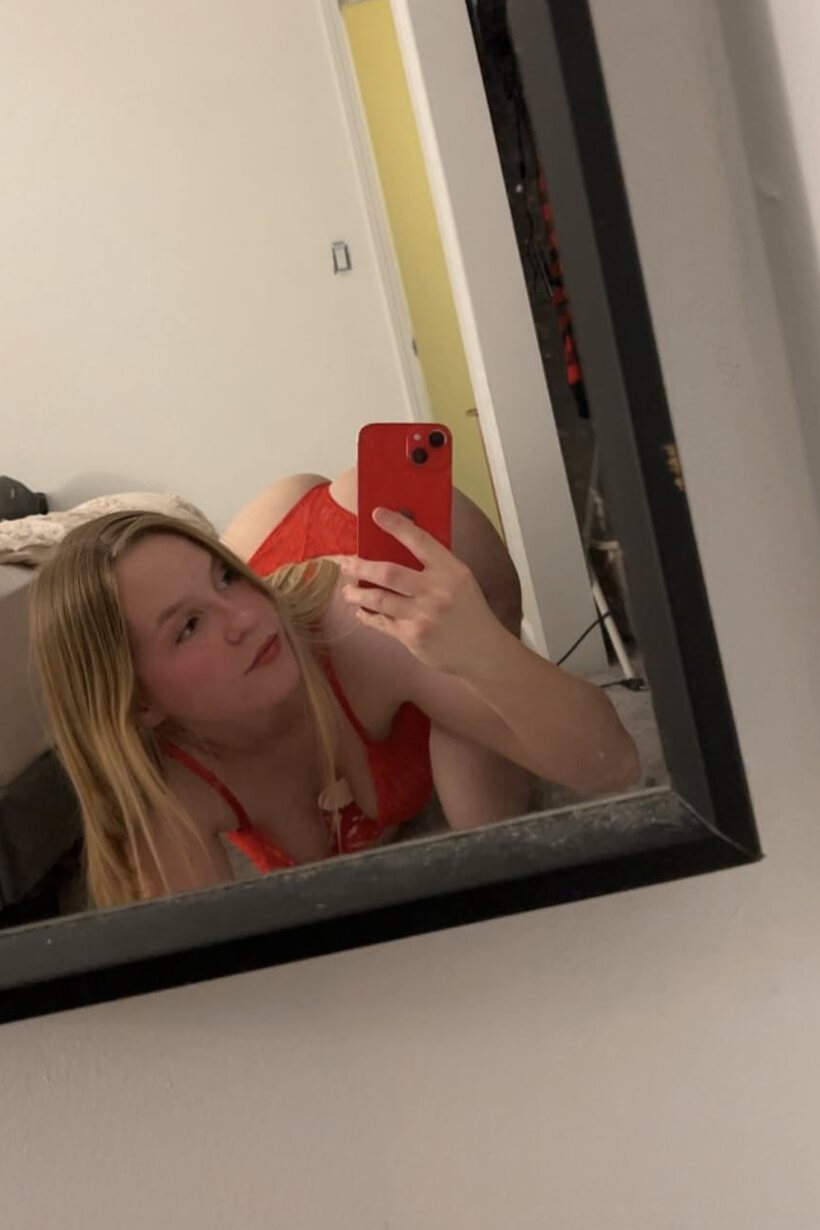 Amateur nude photo 7 — Mirror selfies in red lingerie from a natural blonde PAWG