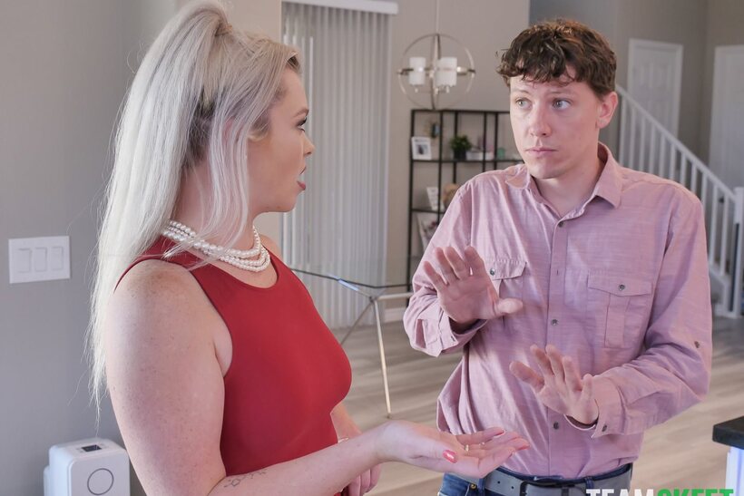 Cumshot fun for Kay Carter, Lisey Sweet, and Rion King’s bad MILF set (shot 11)