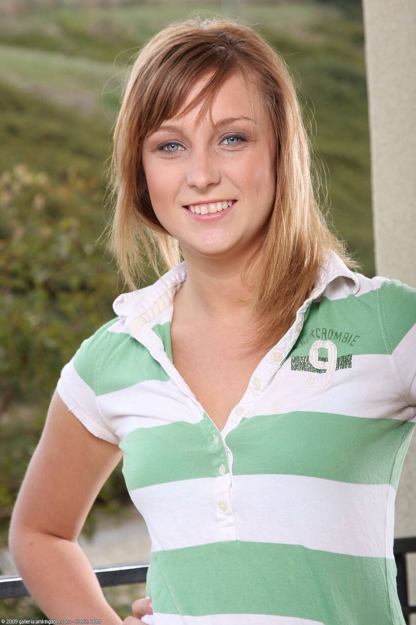Erin Chase pic 1 from the set «Teen Erin Chase shows her natural tits and wet pussy while spreading»