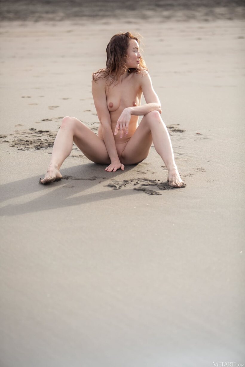 Janeth Tense nude photo 11 — Janeth Tense strips off her bikini for a nude beach pose
