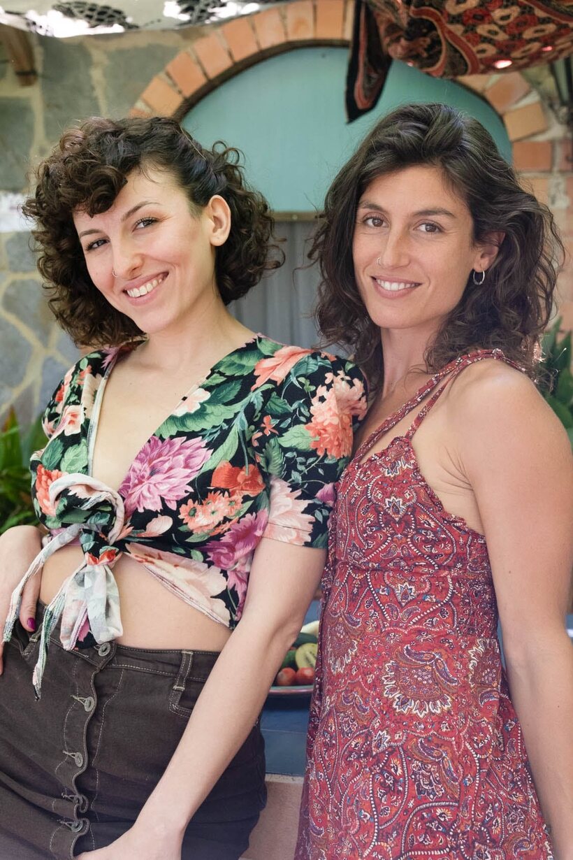 Photo 1 — Julia Roca and Nina A have amateur lesbian sex with a veggie