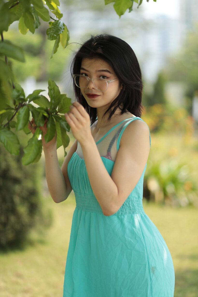 Beautiful girl gets naked outdoors (shot 16)