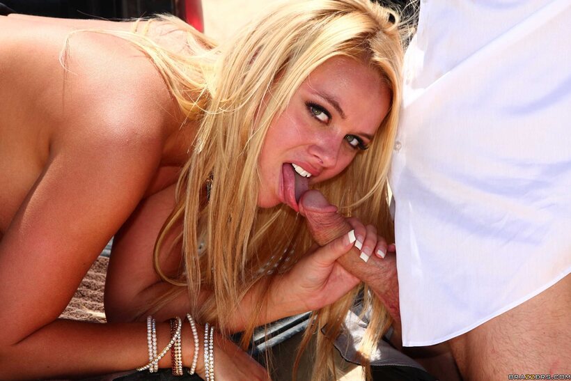 Alexis Monroe nude photo 10 — Pornstar Alexis Monroe exposes her big tits while sucking cock