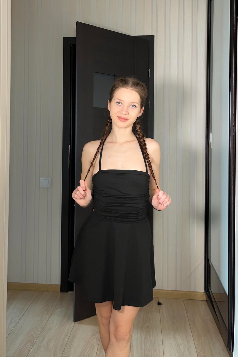 Babe nude photo 2 — Pigtails and no clothes as a young amateur snaps selfies
