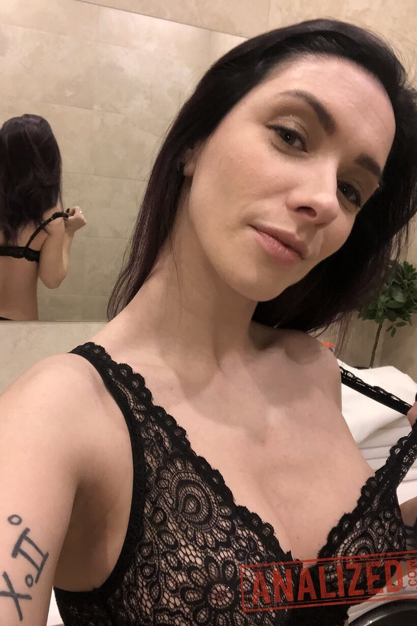 Lelya Mult and Margarita undress and snap selfies of their naked bodies (shot 9)
