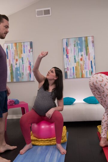 Pregnant Chloe Cherry spreads her pussy while taking it in the ass with Kyle Mason