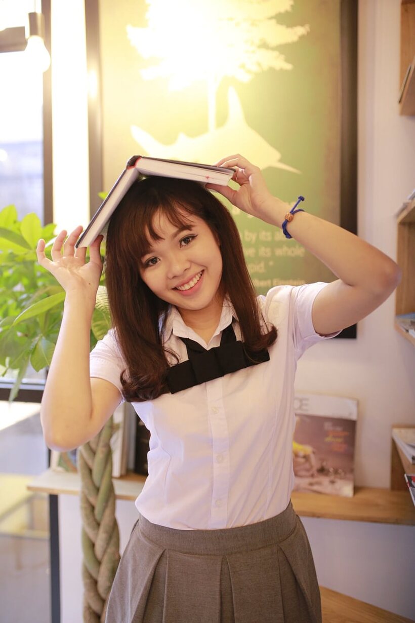 Asian girl strips out of her skirt and poses naked, photo 18 of 21