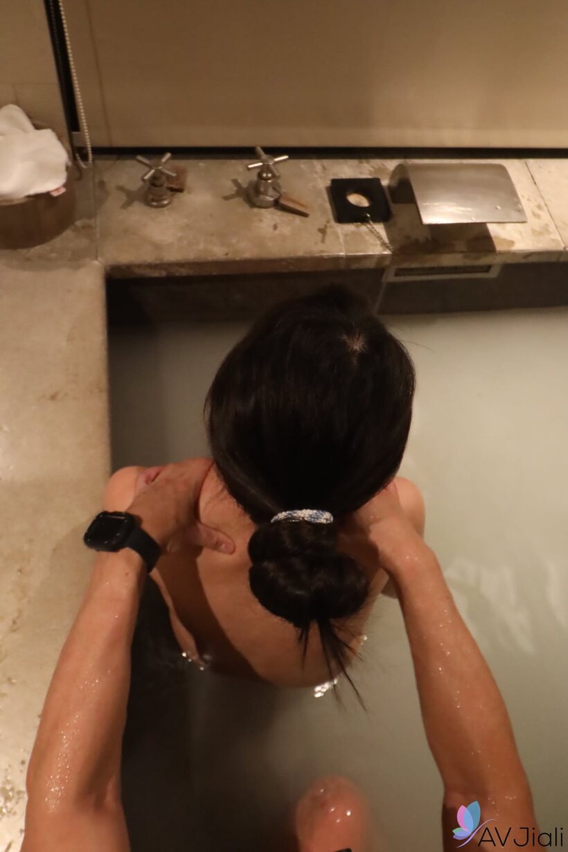 Asian nude photo 10 — Girlfriend gets naked and starts riding cowgirl in a hotel room