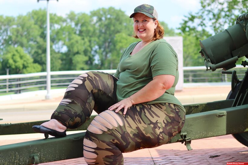 Amateur pic 10 from the set «Obese amateur Goddess Pear poses in camo on artillery gun»