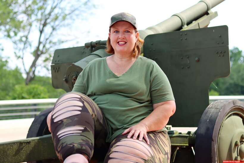 Obese amateur Goddess Pear poses in camo on artillery gun, photo 11 of 12