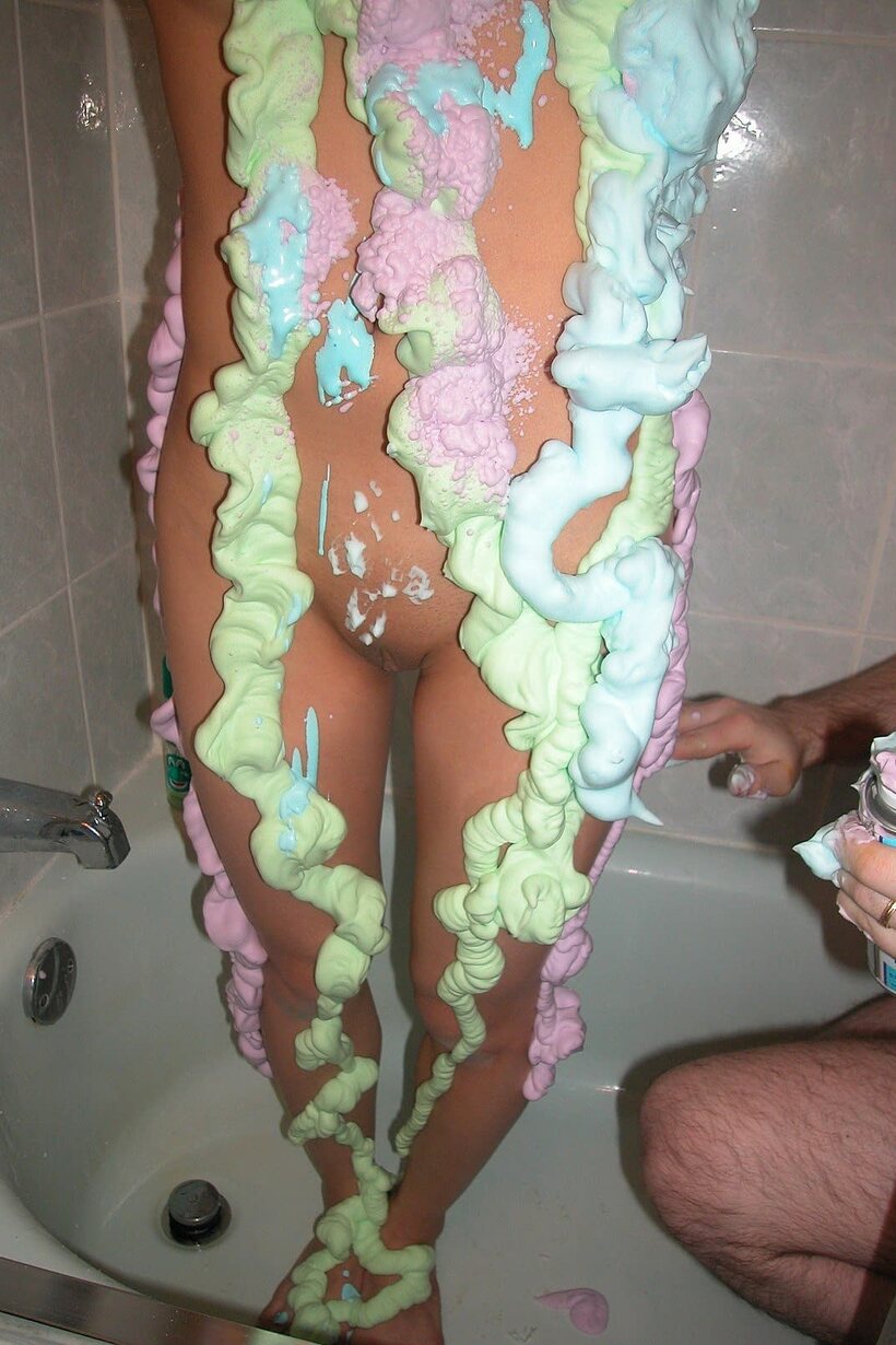 Kiana Li pic 10 from the set «Kiana Li lathers her petite naked body in foamy soap»