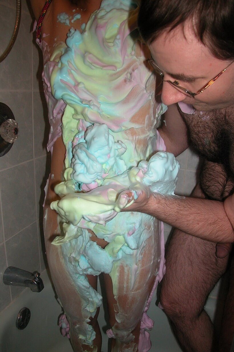 Kiana Li pic 12 from the set «Kiana Li lathers her petite naked body in foamy soap»