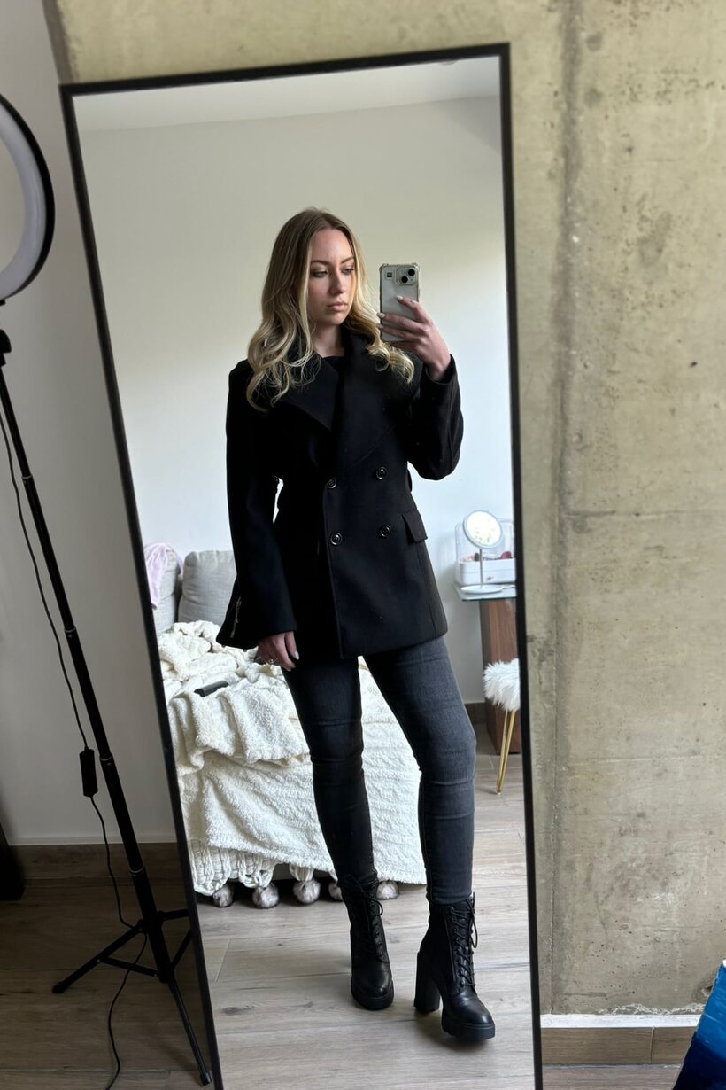 Blonde amateur snaps selfies all day while showing off her curves (shot 6)