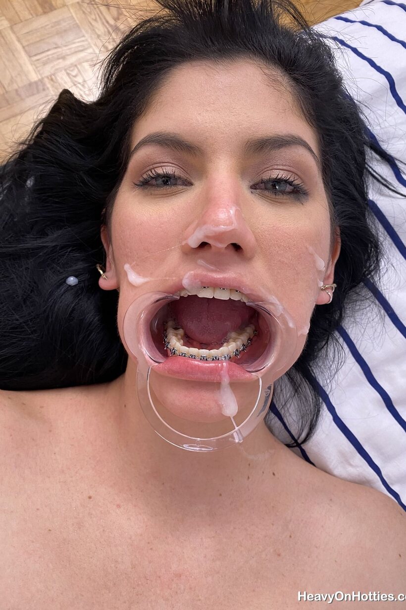 Yenifer CHP pic 12 from the set «Yenifer Chacon opens wide for a facial in POV close-up»
