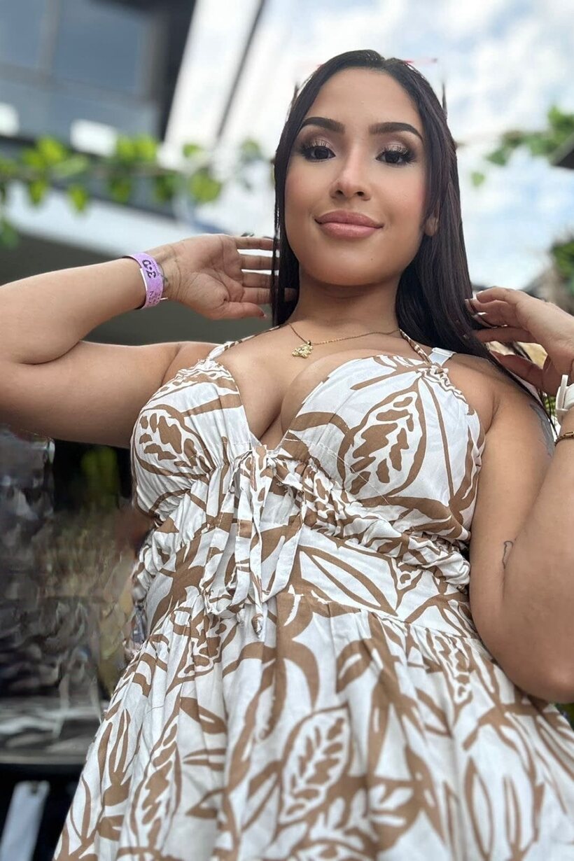 Ass pic 11 from the set «Beautiful brunette snaps selfies in several outfits and skirts»