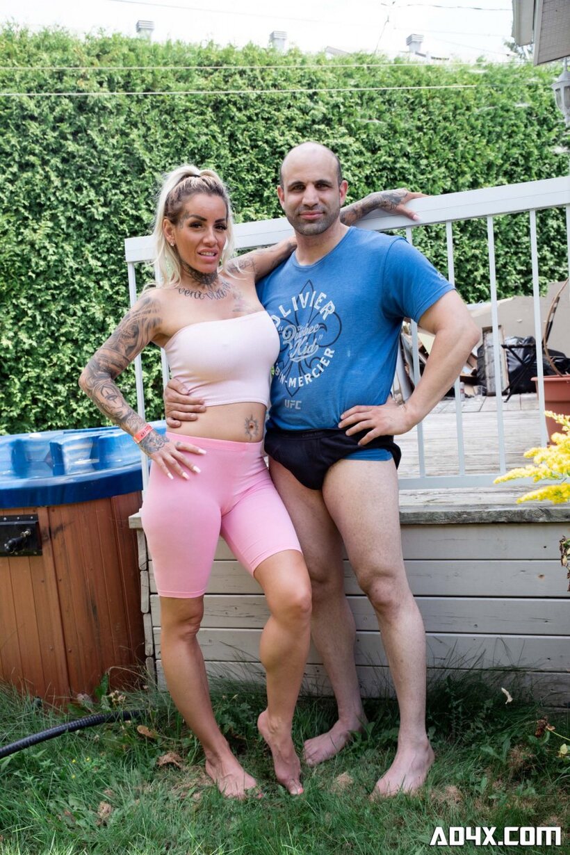 MILF Pamela Kayne shows her big tits while fucking hard with Rick Hard (shot 6)