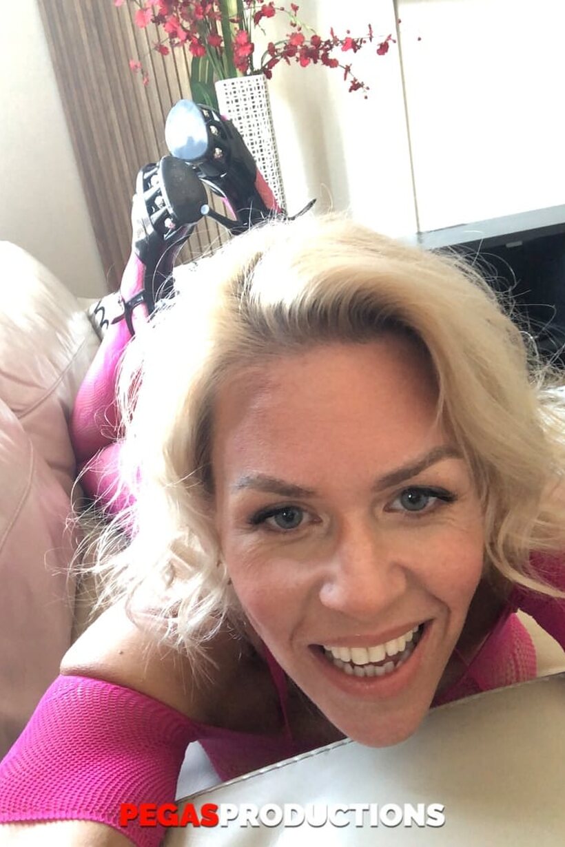 Jon Perignon nude photo 14 — Alyson Quee flashes her big tits while posing completely naked