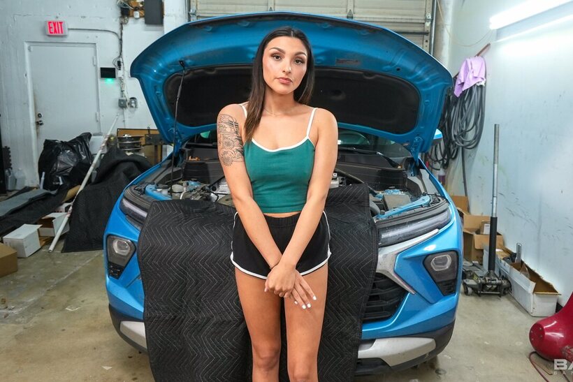 Photo 1 — Alexa Jo sucks a mechanic’s cock, then fucks him after a blowjob