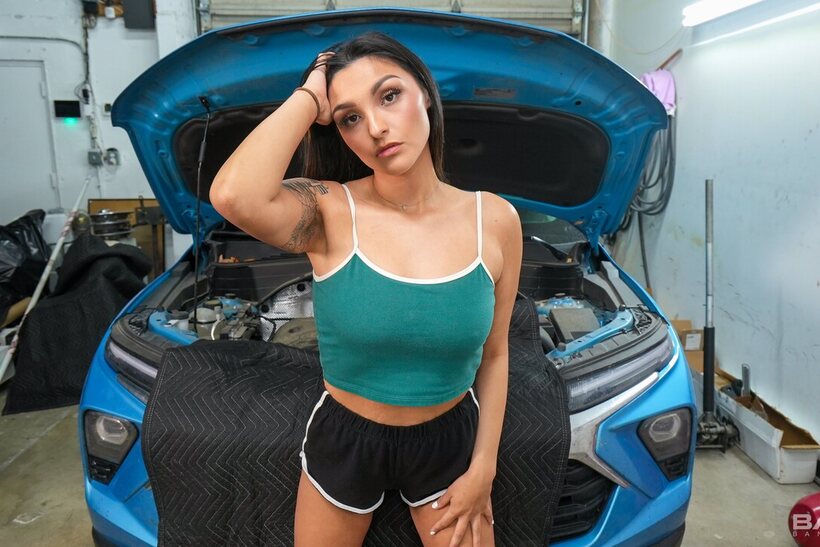 Photo 2 — Alexa Jo sucks a mechanic’s cock, then fucks him after a blowjob