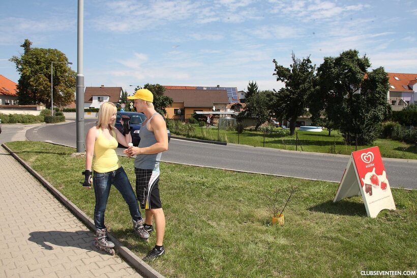 Image 1/21: Cindy Q gets drilled and creampied by a worker in public