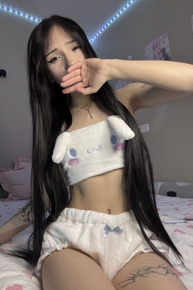Photo 8 — Hikki Myra brings cute OnlyFans heat in a sexy tattooed teen set