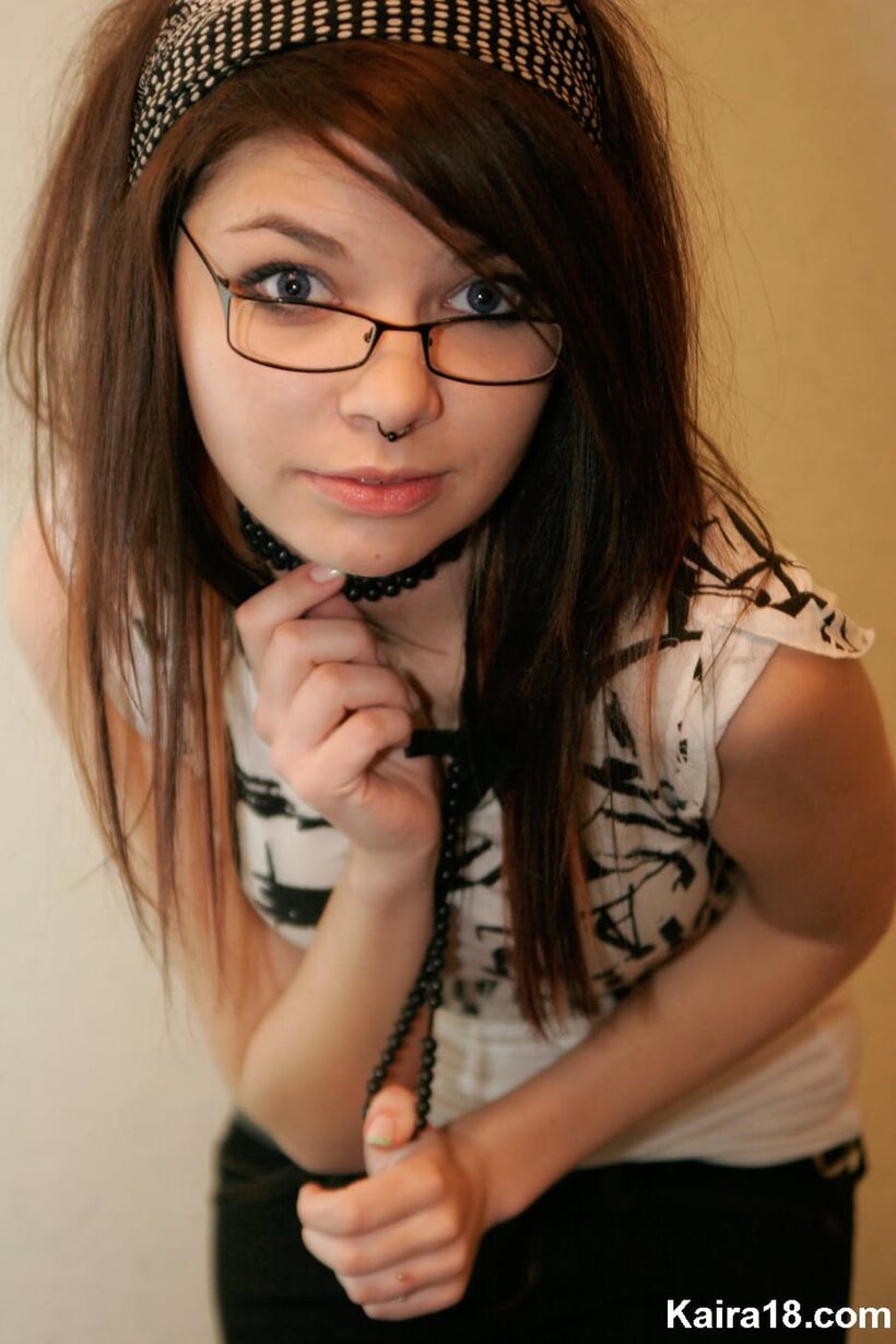 Kaira 18 nude photo 3 — Kaira 18 slips off her glasses for a non nude modeling set