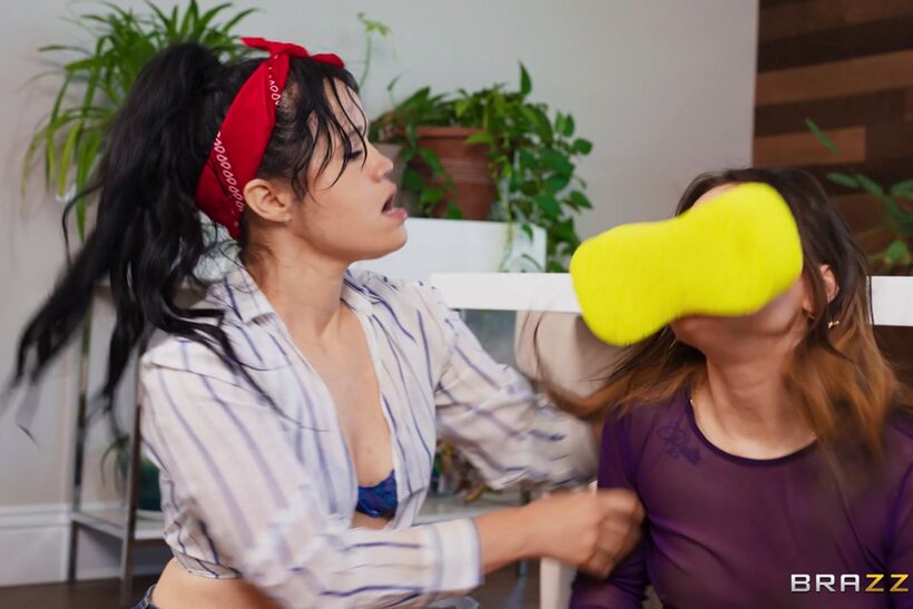 Lulu Chu pic 4 from the set «Yhivi and Lulu Chu fuck on the kitchen table and floor»
