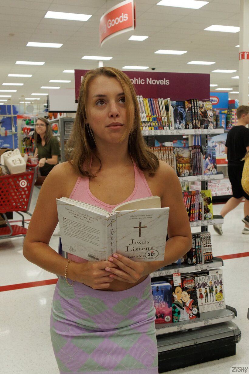 Lila Love pic 4 from the set «Lila Love flashes her boobs and panties while out in public»
