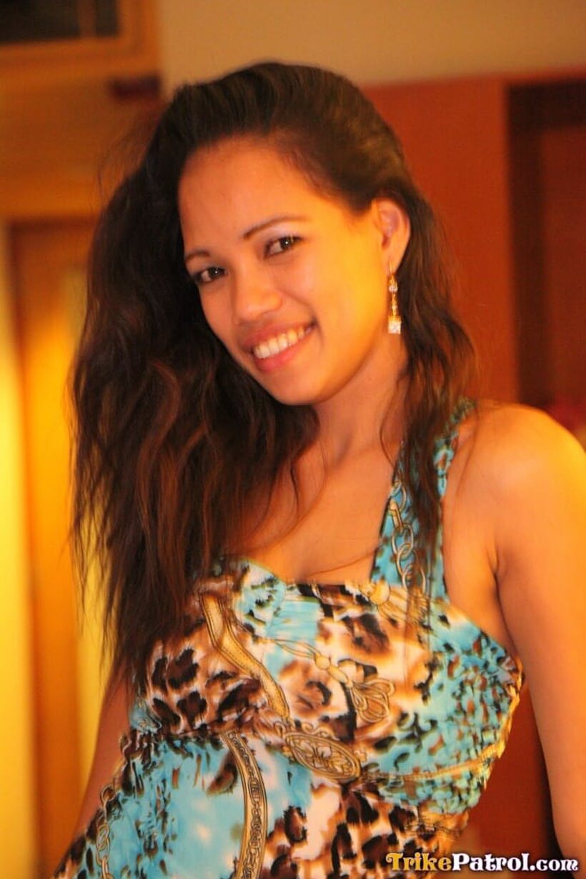 Amateur pic 6 from the set «Hairy Asian girl Vanessa shows her tits and pussy on bed»