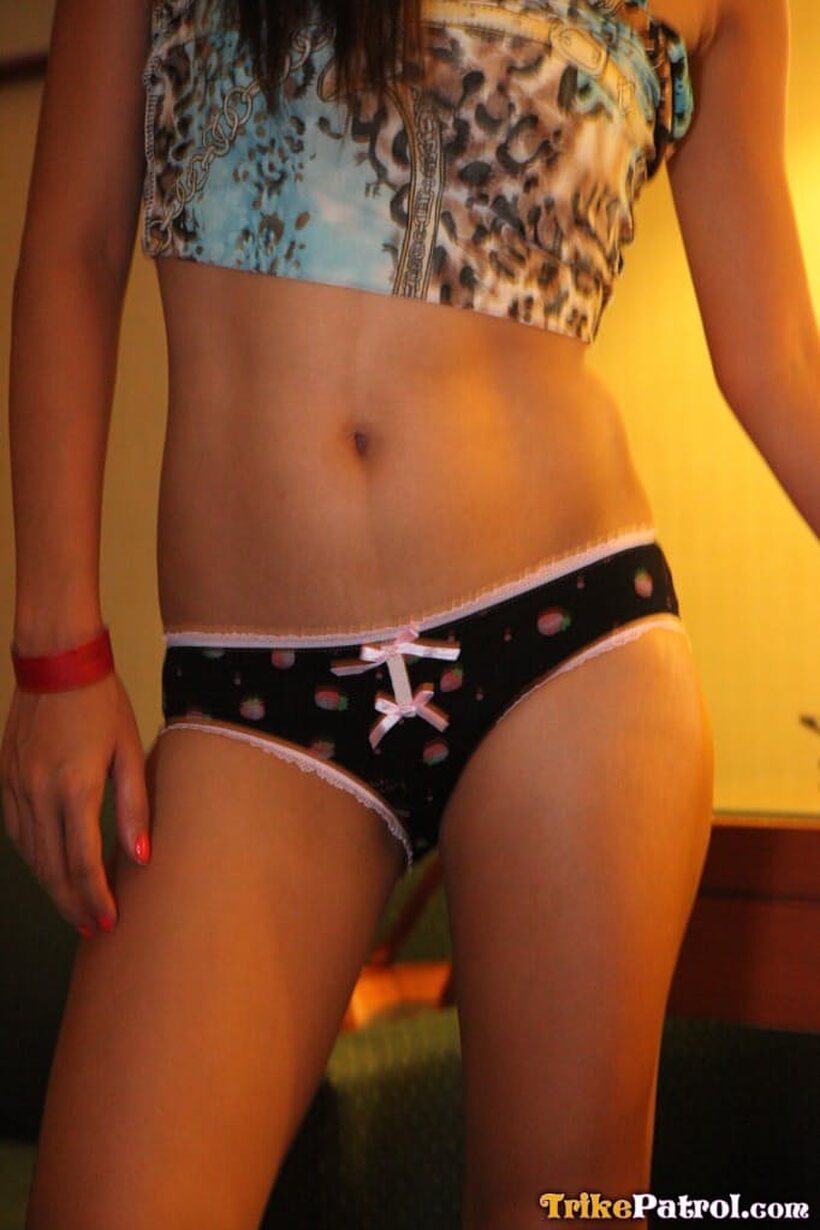Image 11/21: Hairy Asian girl Vanessa shows her tits and pussy on bed