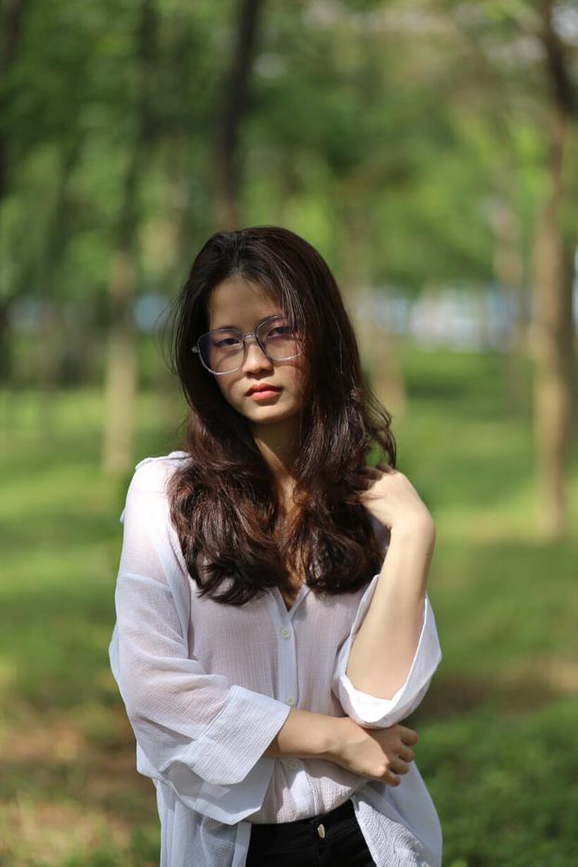 Amateur pic 3 from the set «Schoolgirl gets naked outdoors»
