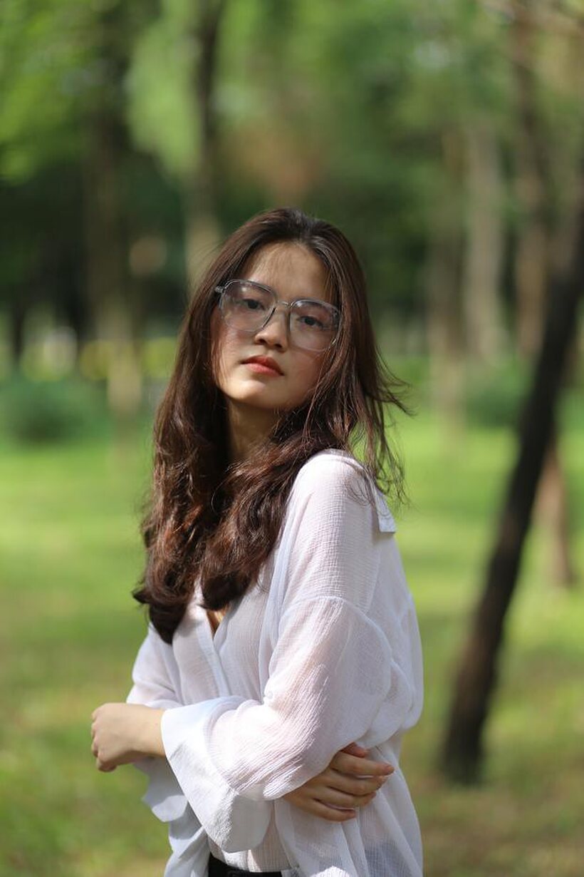 Amateur pic 8 from the set «Schoolgirl gets naked outdoors»