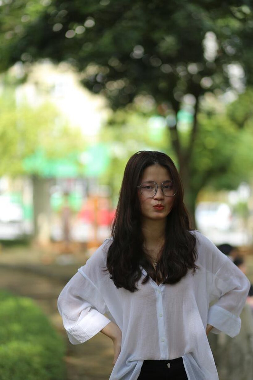 Image 18/21: Schoolgirl gets naked outdoors