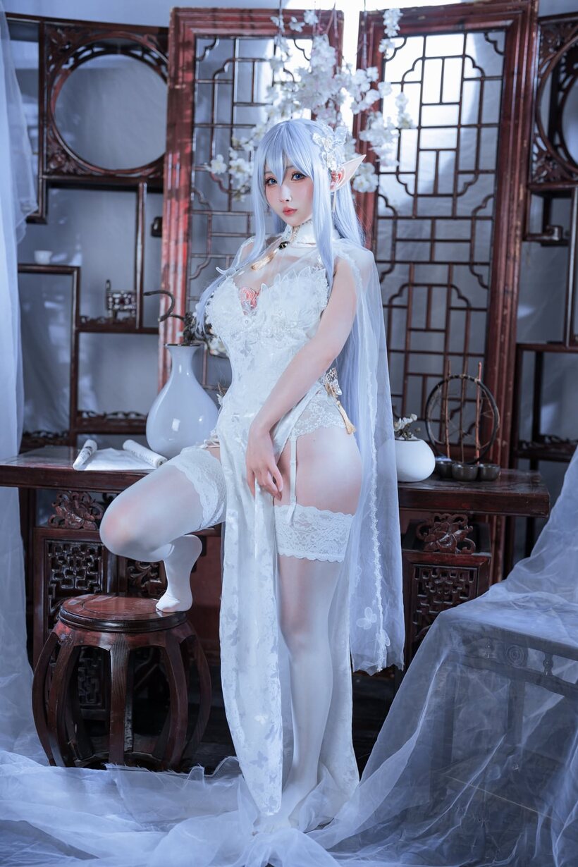 Lacy garter belt solo show from a cute Asian elf babe, photo 4 of 10