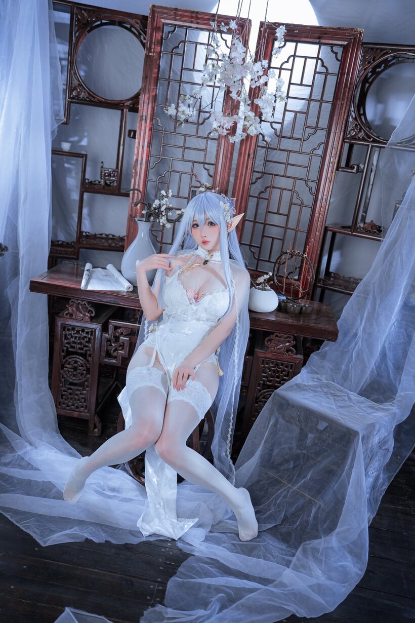 Image 10/10: Lacy garter belt solo show from a cute Asian elf babe