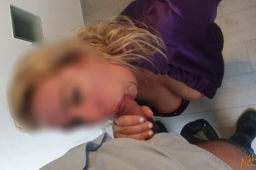 Nikki Holland drops to her knees and deepthroats a cock with cleavage out, photo 3 of 12