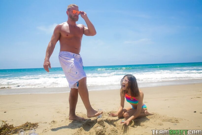 Brad Newman pic 6 from the set «Brad Newman lifts Jasmine Grey from the beach for a cock pounding»