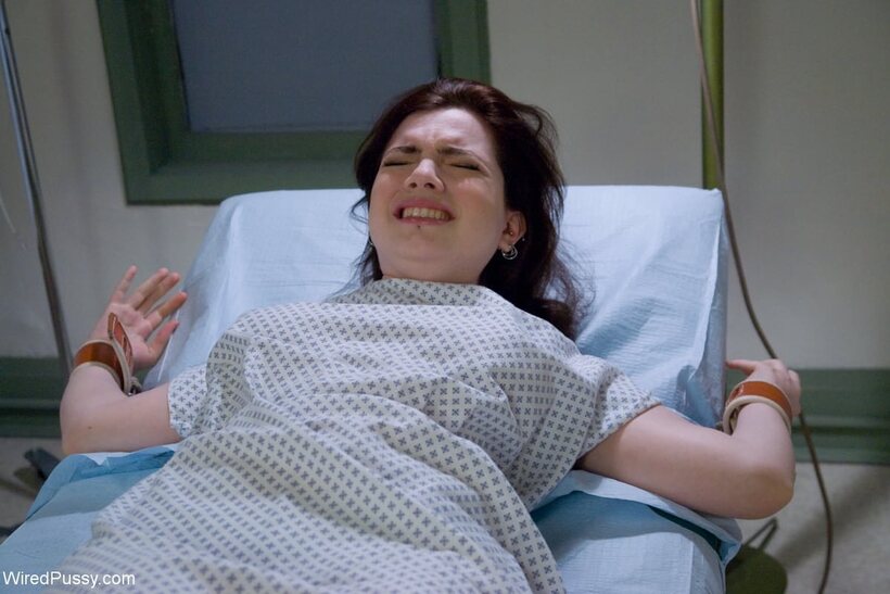 Princess Donna pic 6 from the set «A dirty nurse teases Princess Donna Dolore’s twat in this BDSM scene»