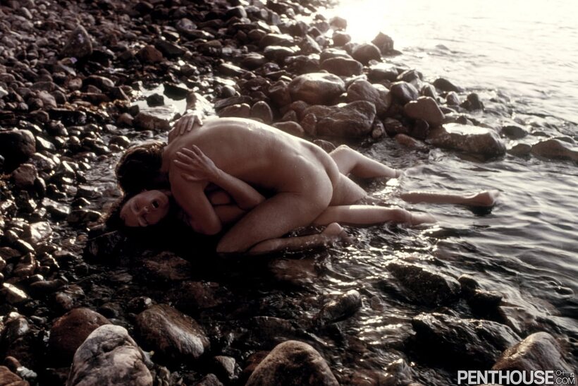 Photo 5 — Suze Randall gets screwed outdoors in a vintage beach scene
