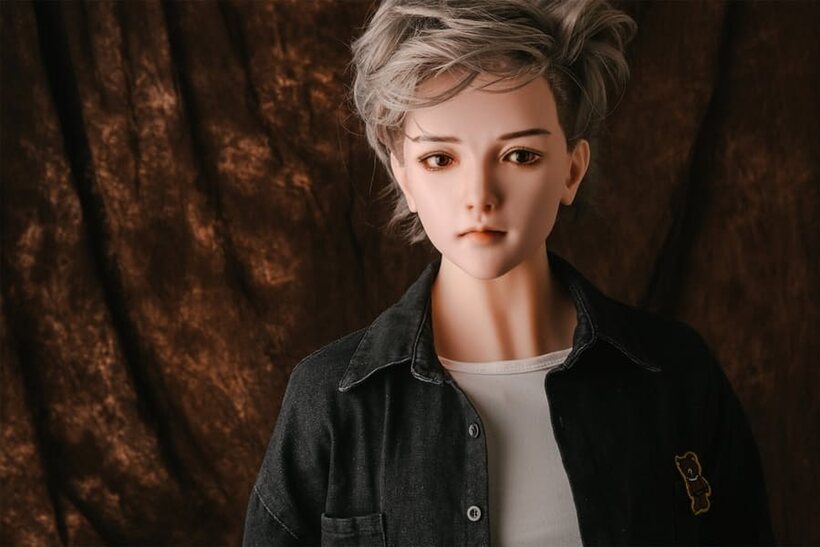 Amateur girl poses naked in 21 pics (shot 5)