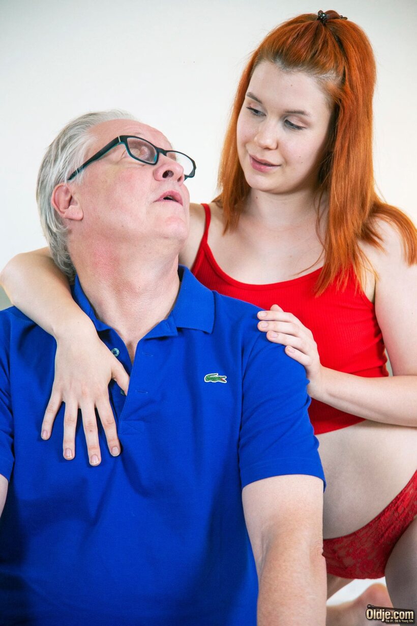 Old man licks Kaira Love’s pussy before she starts fucking, photo 4 of 21