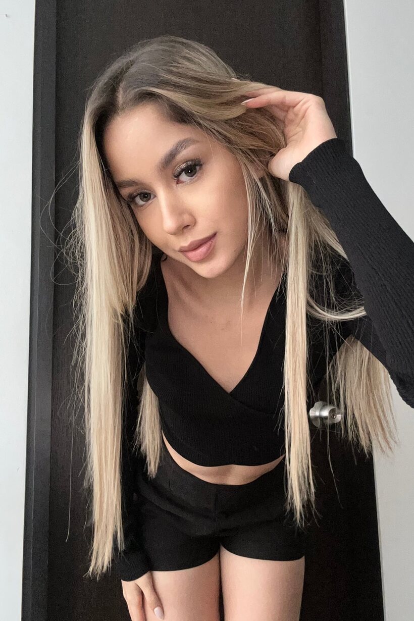Image 11/20: Naked and sexy, German Jasmin shares OnlyFans solo photos