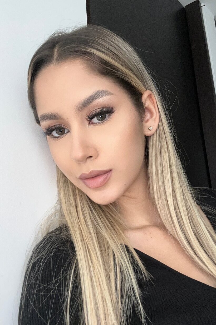 Photo 16 — Naked and sexy, German Jasmin shares OnlyFans solo photos