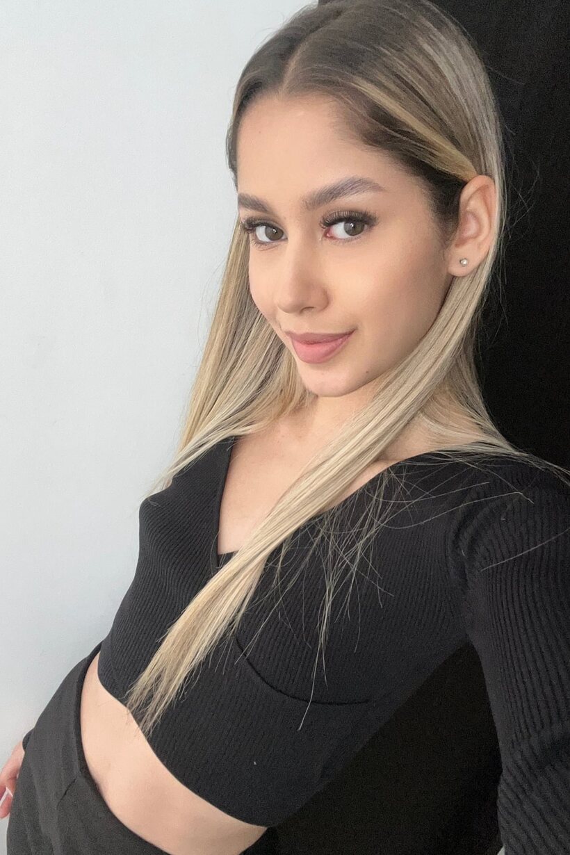 Photo 17 — Naked and sexy, German Jasmin shares OnlyFans solo photos