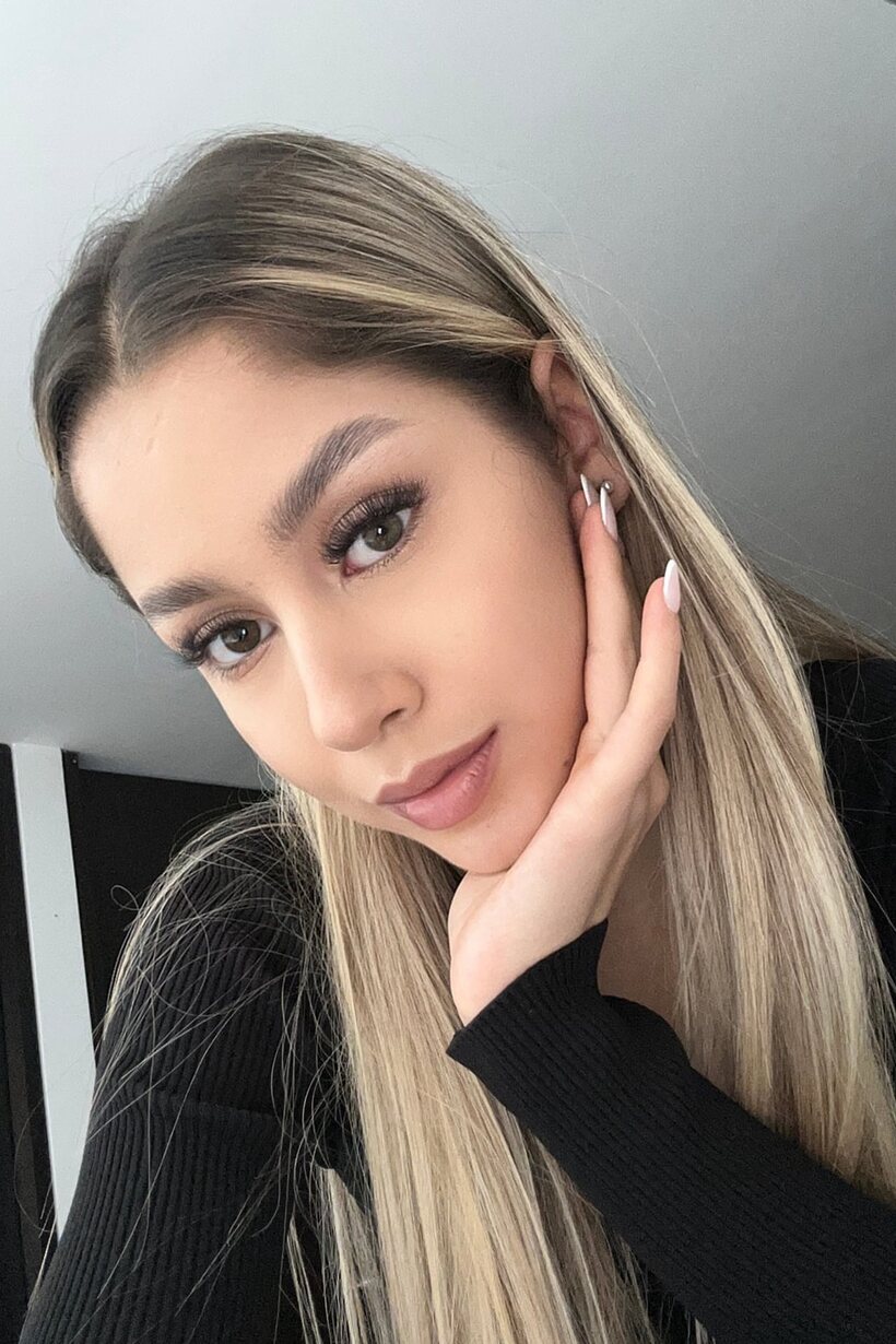 Naked and sexy, German Jasmin shares OnlyFans solo photos, photo 18 of 20