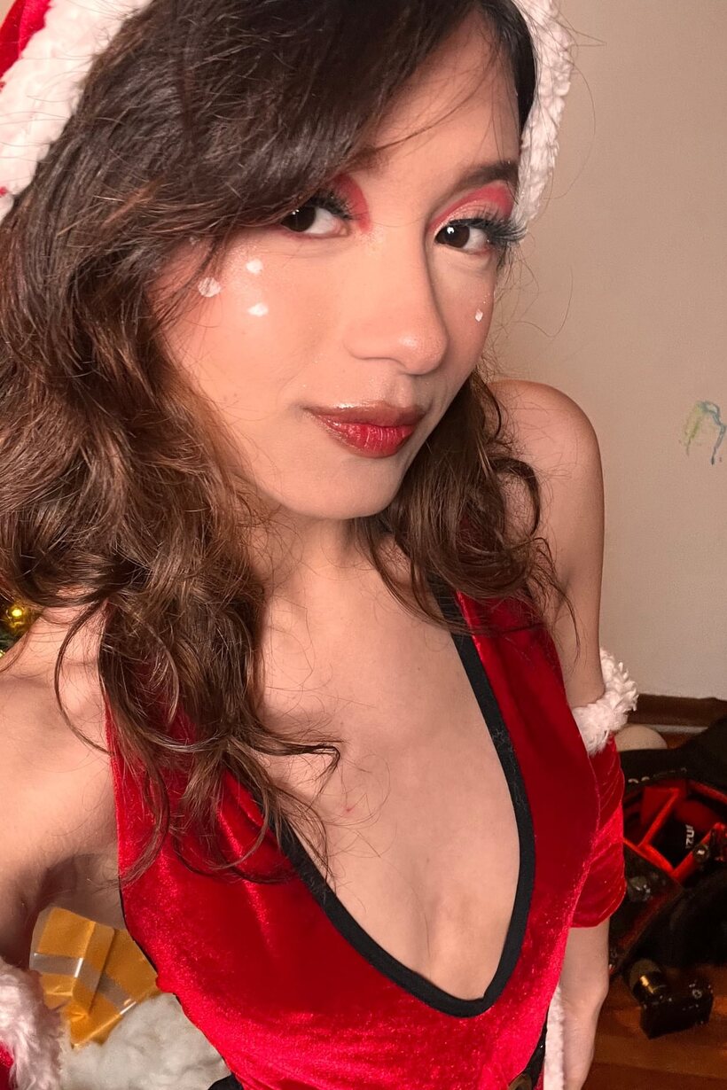 Image 4/20: Petite girl takes selfies and shows her big tits and armpit in lingerie