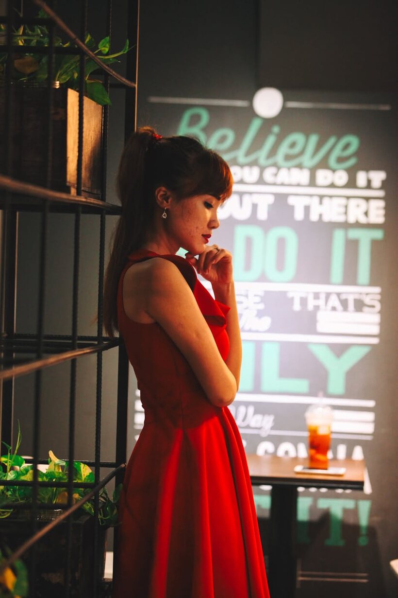 Kim Mimi shows off cute outfits in a solo pose compilation, photo 5 of 21